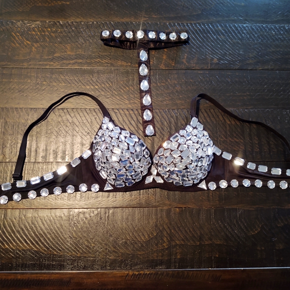 Sexy huge Bling Bra and choker 36d